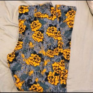 Lularoe T&C flower leggings